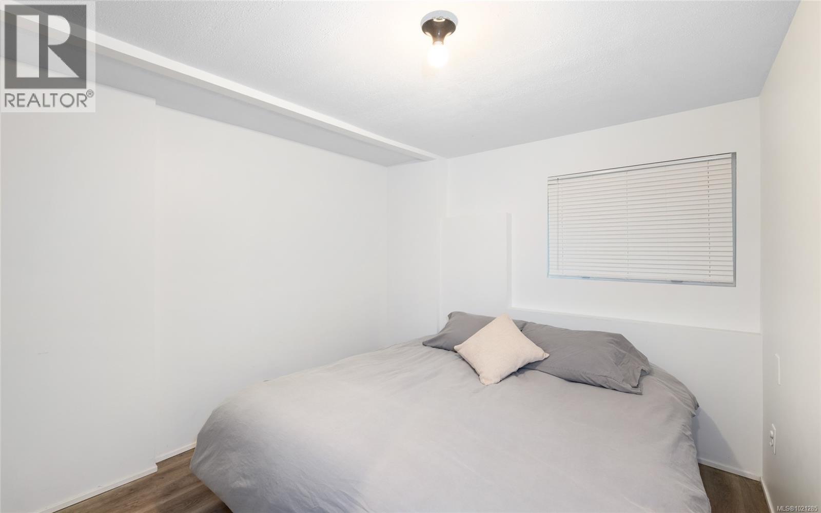 5087 Catalina Terr, Saanich