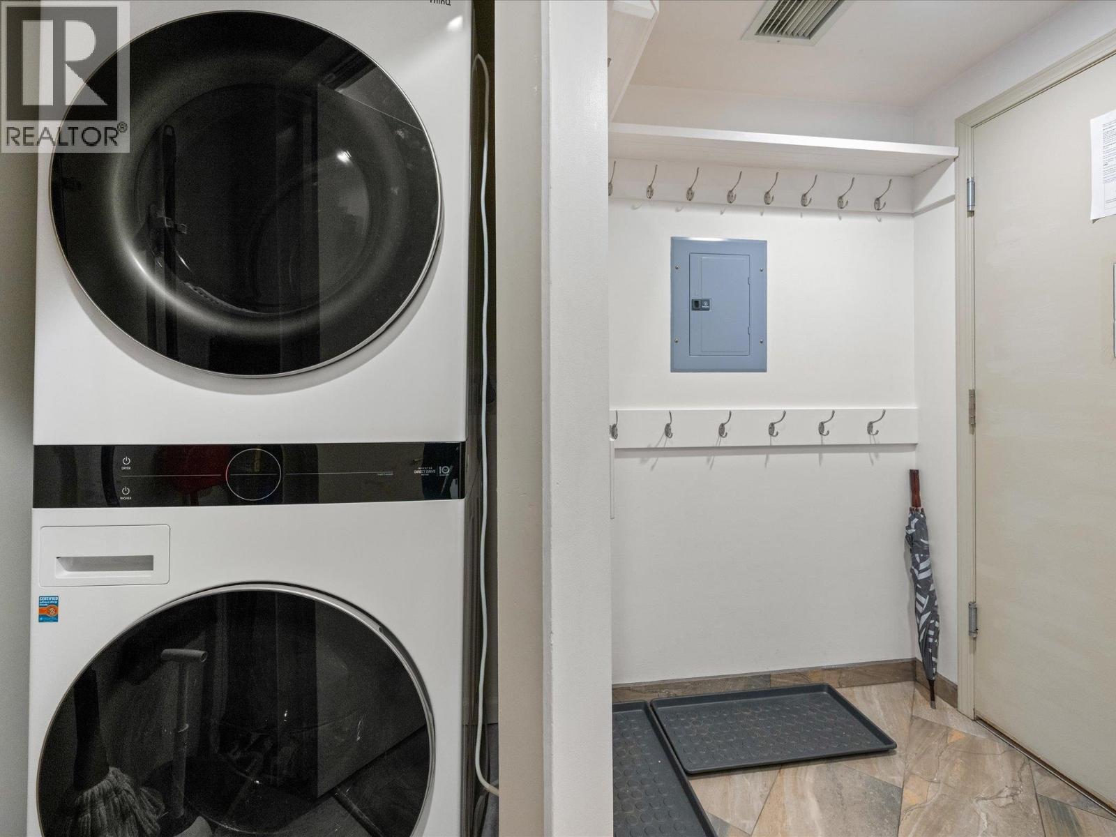 205 4338 MAIN STREET, Whistler