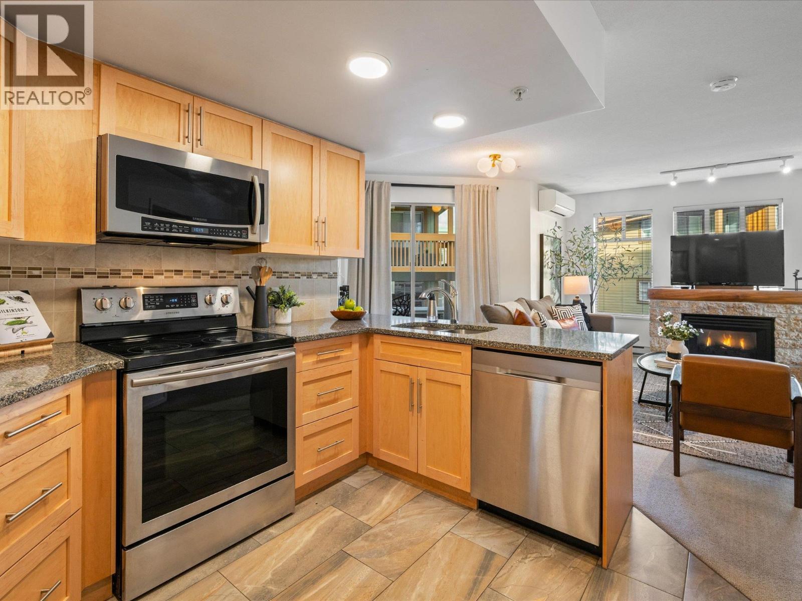 205 4338 MAIN STREET, Whistler