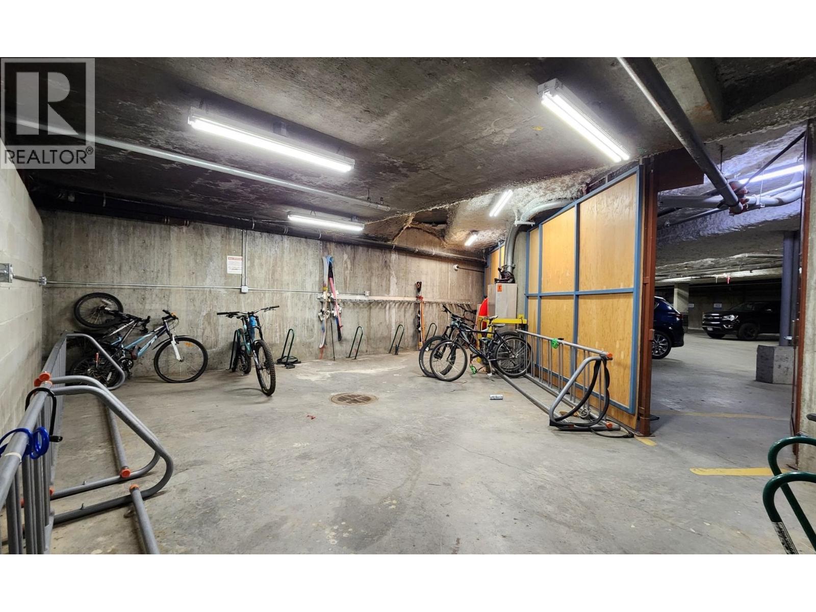 205 4338 MAIN STREET, Whistler