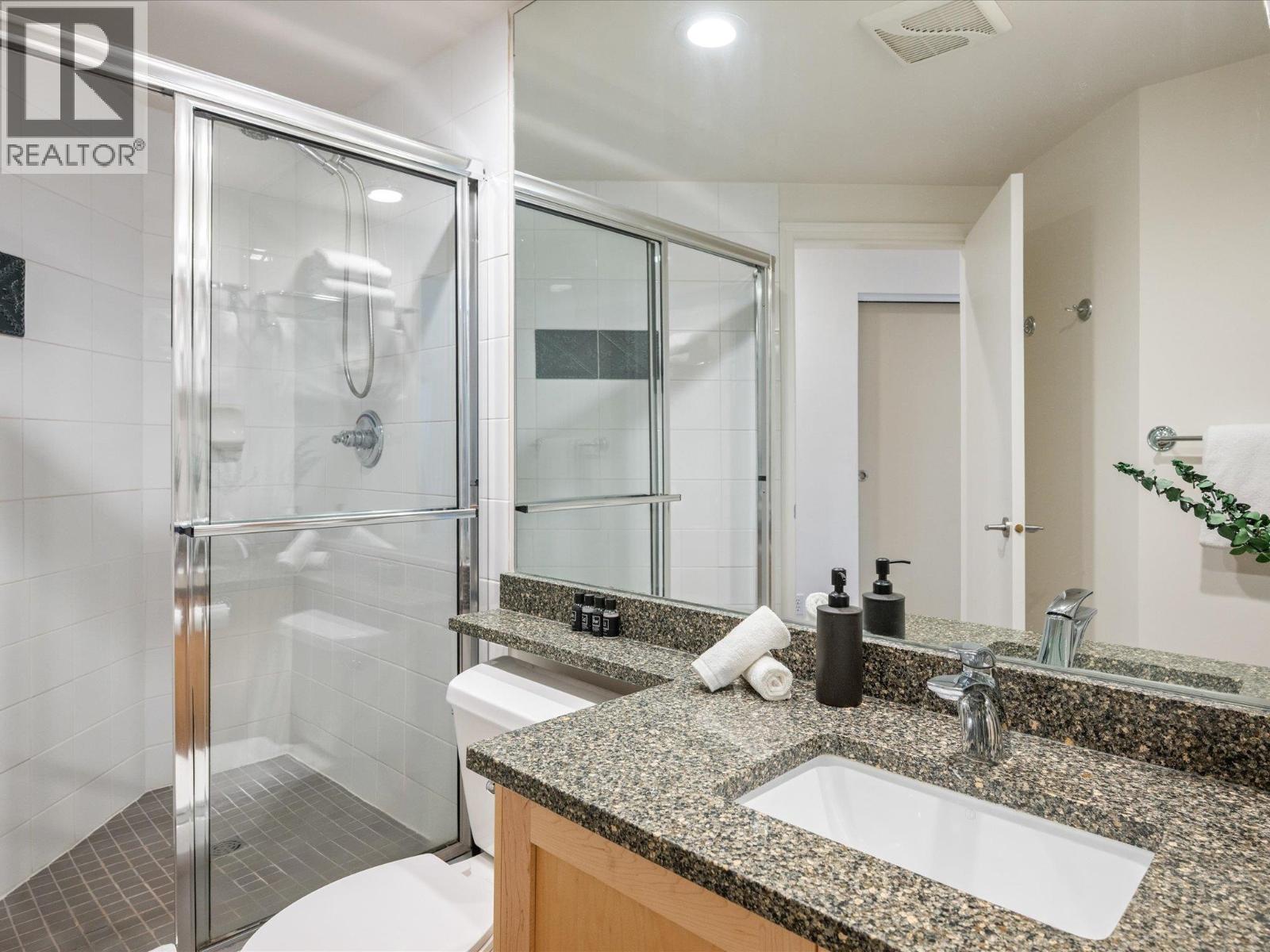 205 4338 MAIN STREET, Whistler