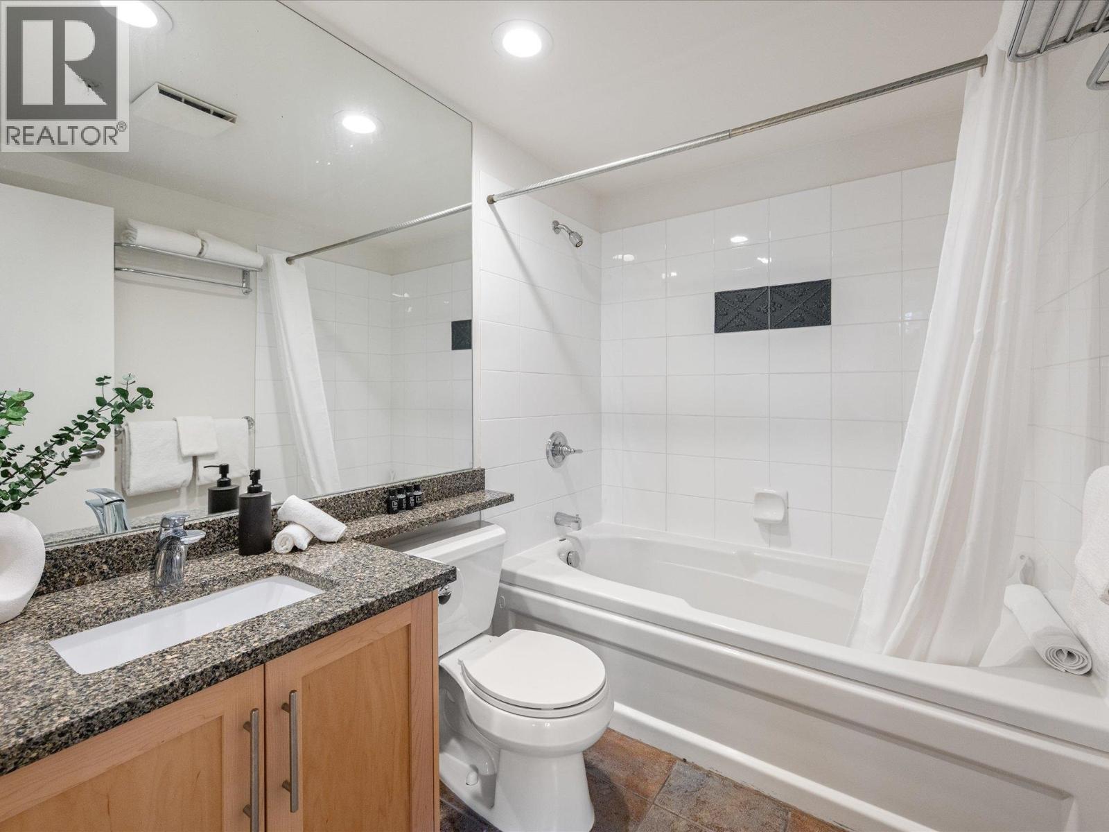 205 4338 MAIN STREET, Whistler