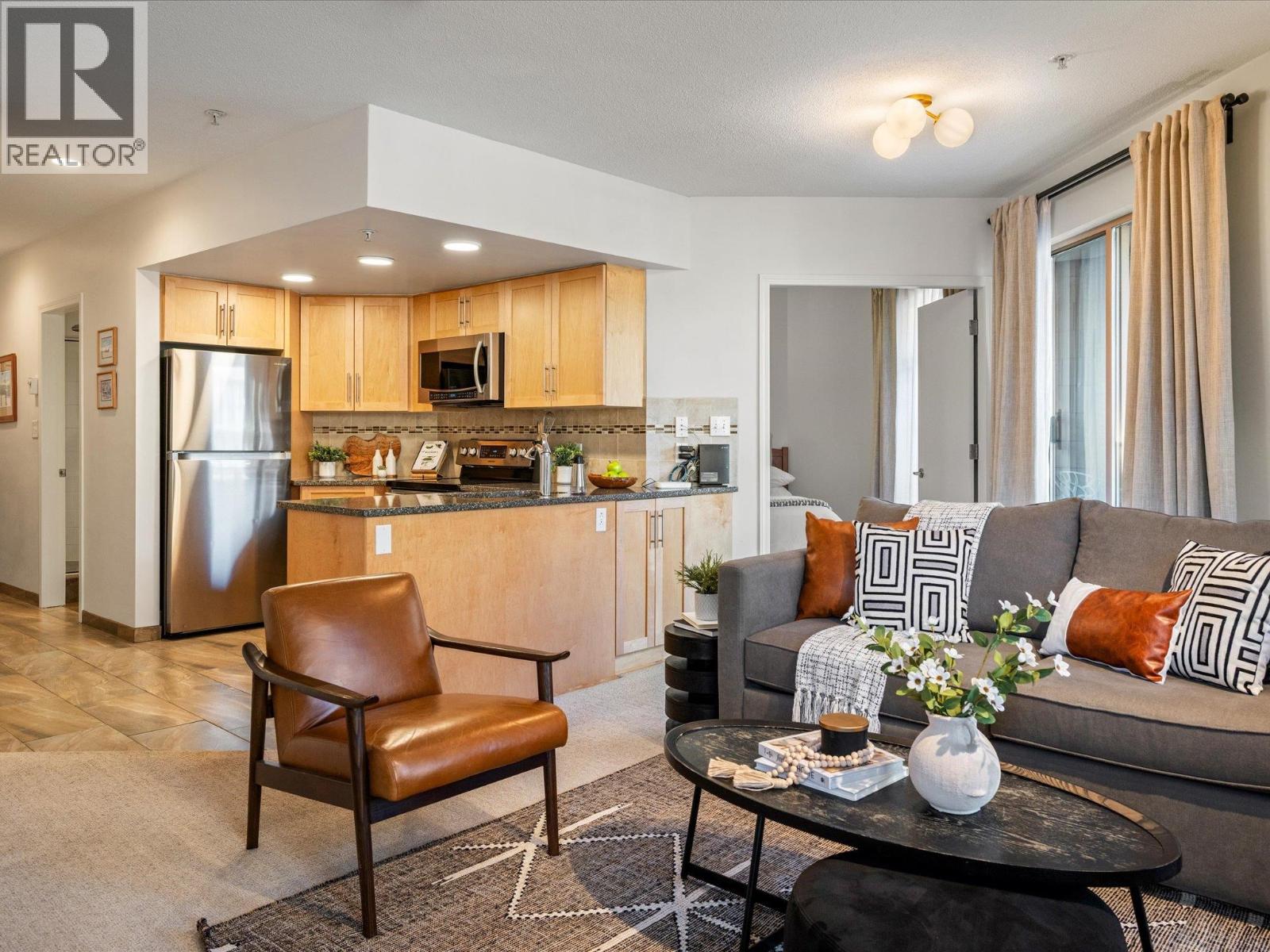 205 4338 MAIN STREET, Whistler