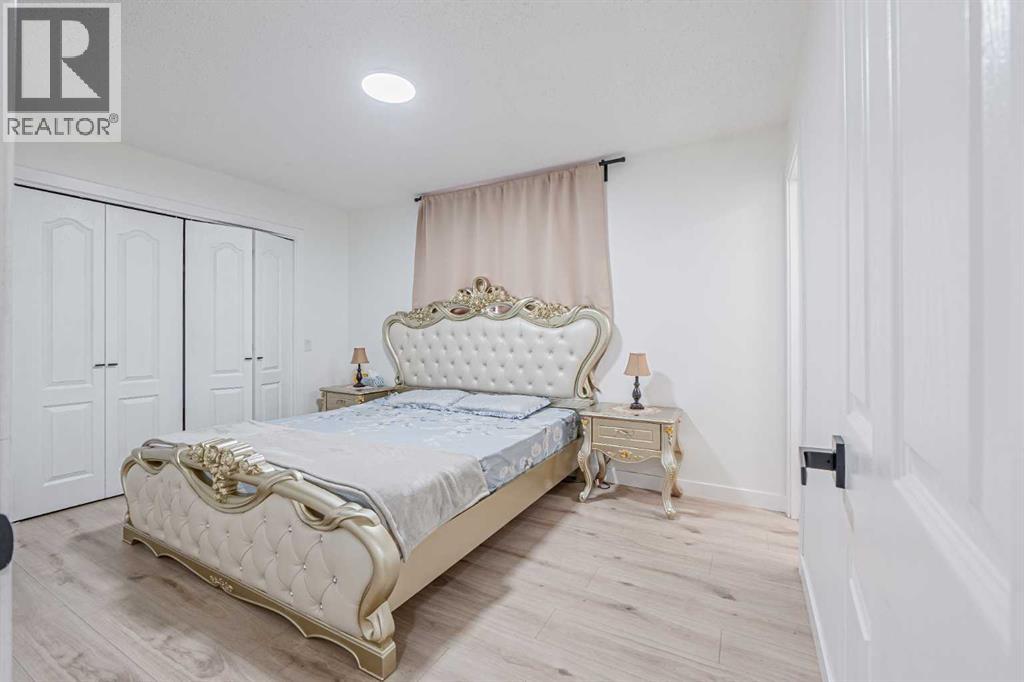 Single Family House Bungalow for Sale in  Dovercliffe Way SE Dover Calgary 