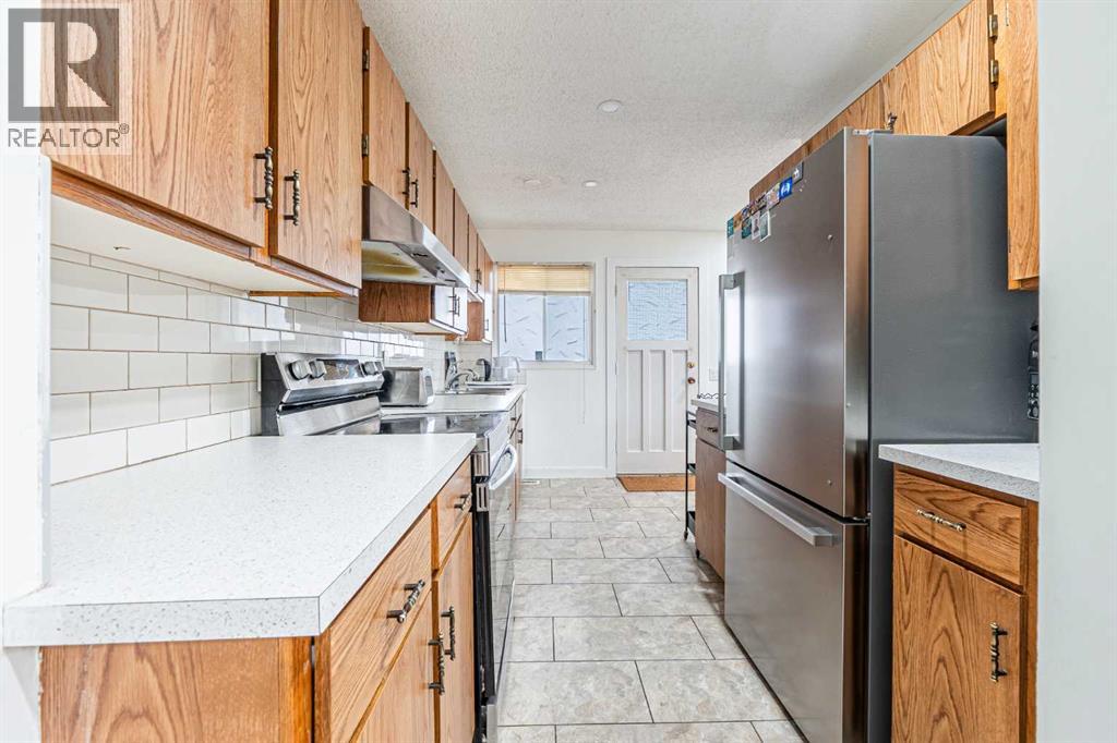 Single Family House Bungalow for Sale in  Dovercliffe Way SE Dover Calgary 