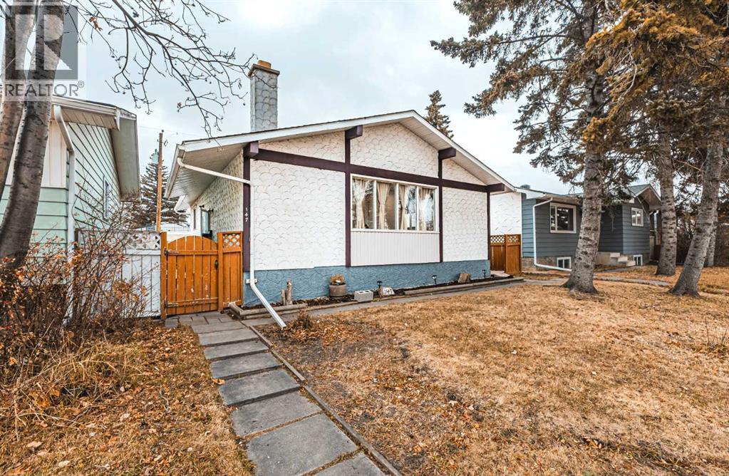 Single Family House Bungalow for Sale in  Dovercliffe Way SE Dover Calgary 
