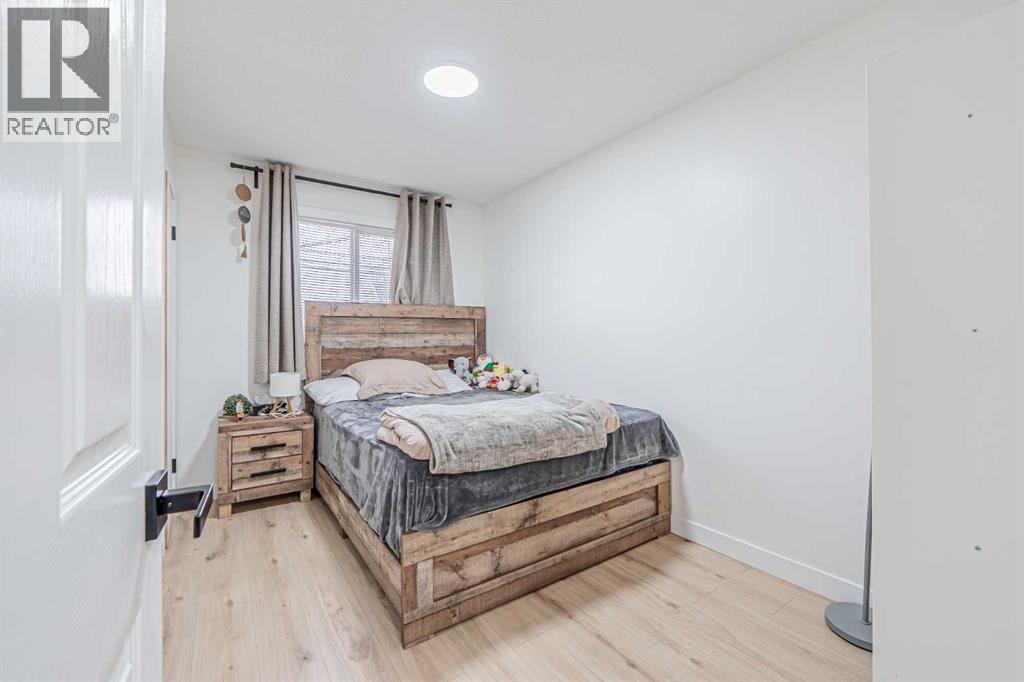 Single Family House Bungalow for Sale in  Dovercliffe Way SE Dover Calgary 