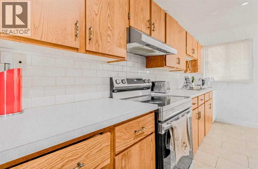 Single Family House Bungalow for Sale in  Dovercliffe Way SE Dover Calgary 