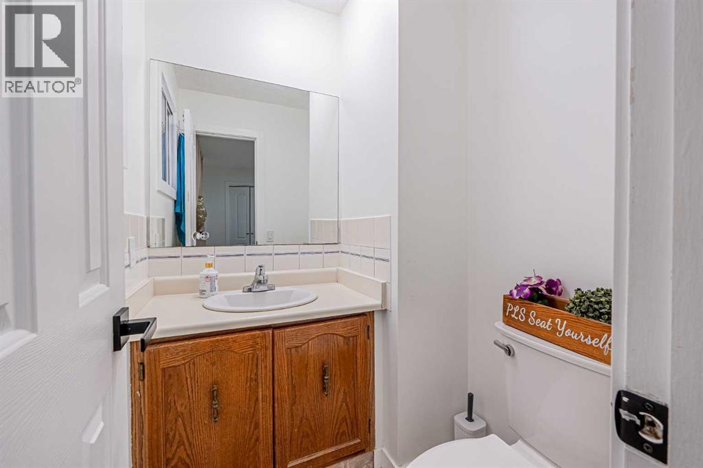 Single Family House Bungalow for Sale in  Dovercliffe Way SE Dover Calgary 