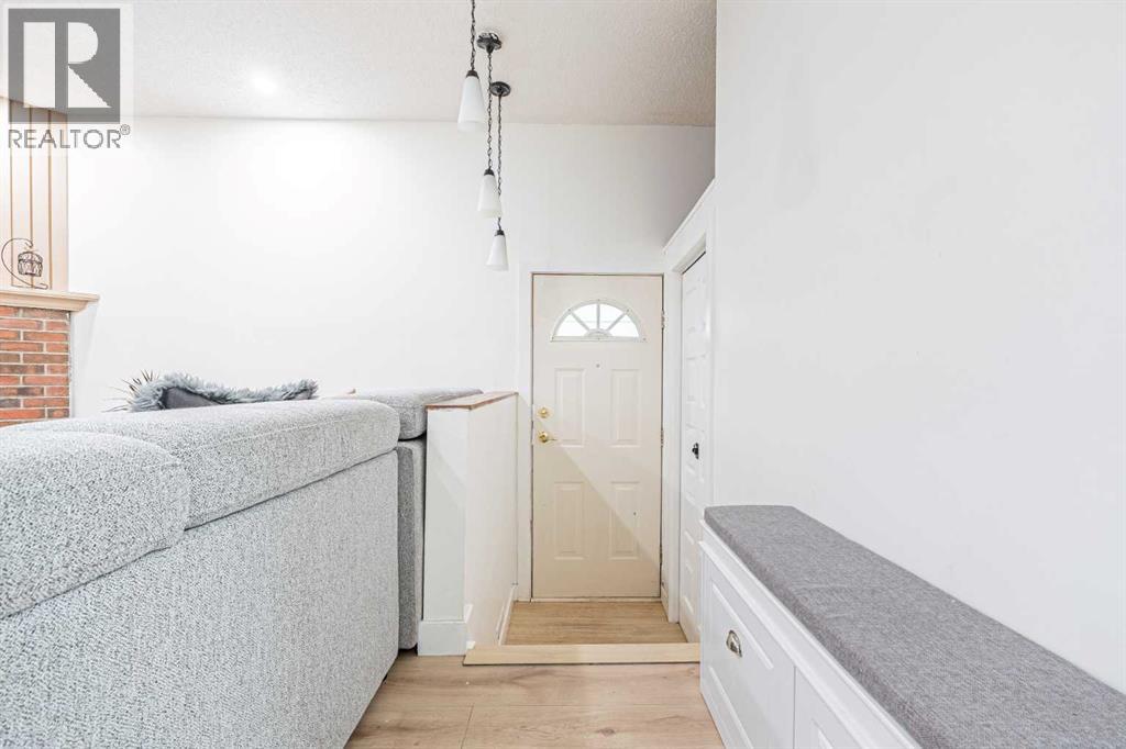 Single Family House Bungalow for Sale in  Dovercliffe Way SE Dover Calgary 