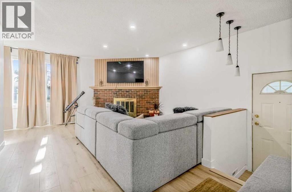 Single Family House Bungalow for Sale in  Dovercliffe Way SE Dover Calgary 