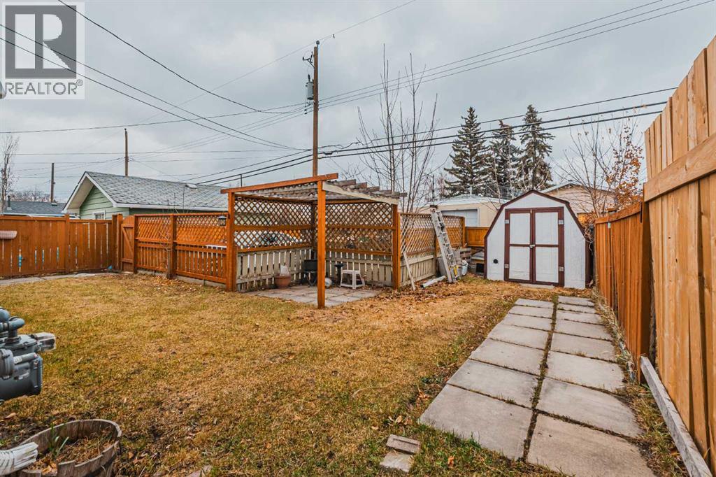 Single Family House Bungalow for Sale in  Dovercliffe Way SE Dover Calgary 