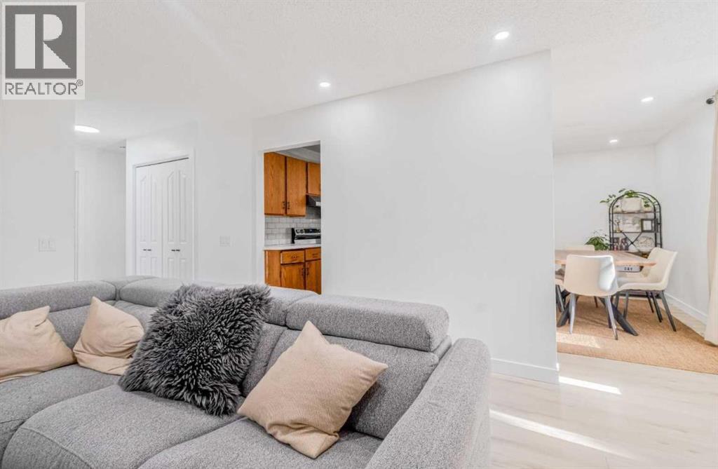 Single Family House Bungalow for Sale in  Dovercliffe Way SE Dover Calgary 