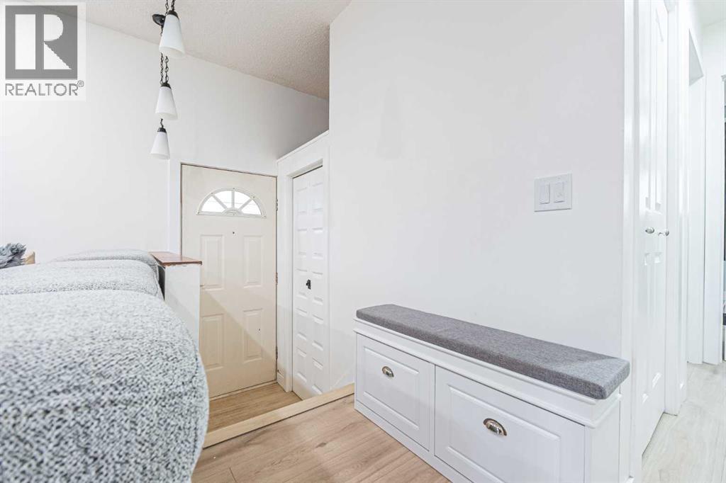 Single Family House Bungalow for Sale in  Dovercliffe Way SE Dover Calgary 