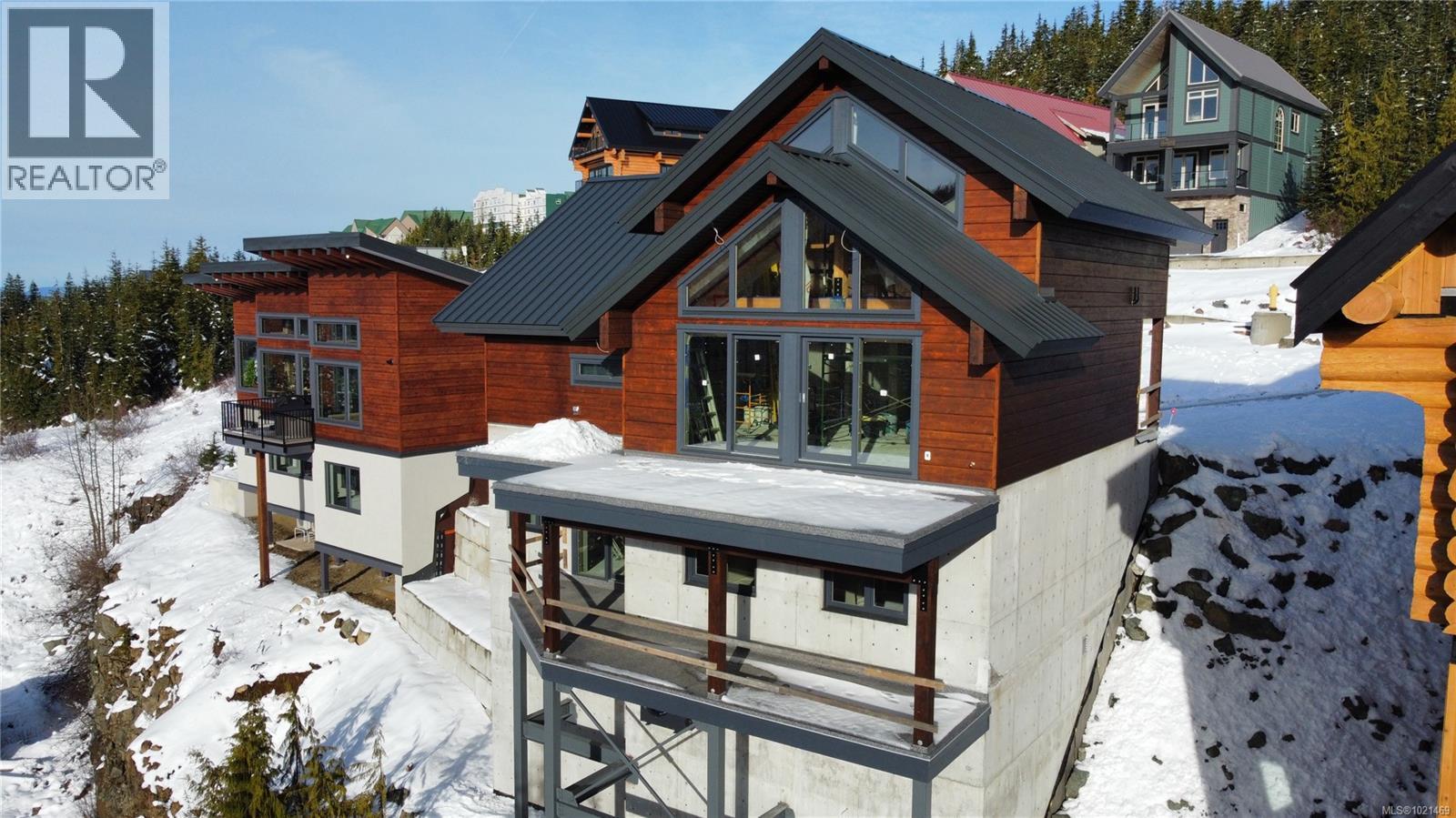 665 Arrowsmith Ridge
