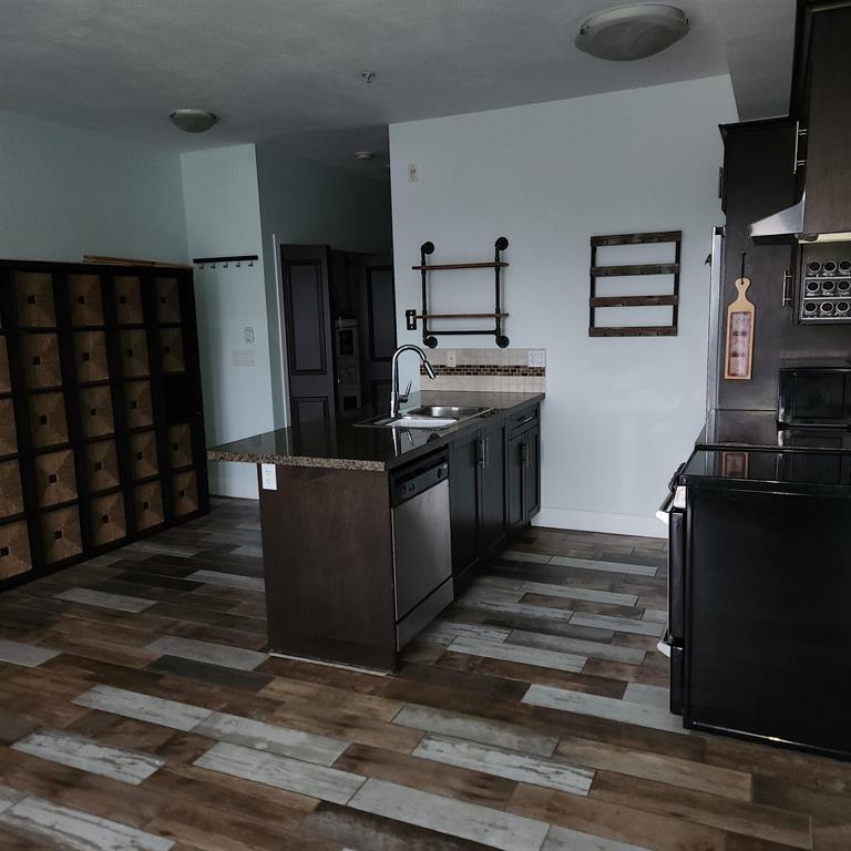 214 46262 FIRST AVENUE, Chilliwack Proper East, Chilliwack