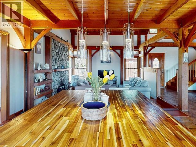 3749 HIGHWAY 101, Powell River