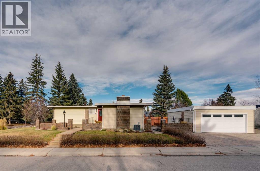 Single Family House Bungalow for Sale in  Dalcastle Hill NW Dalhousie Calgary 