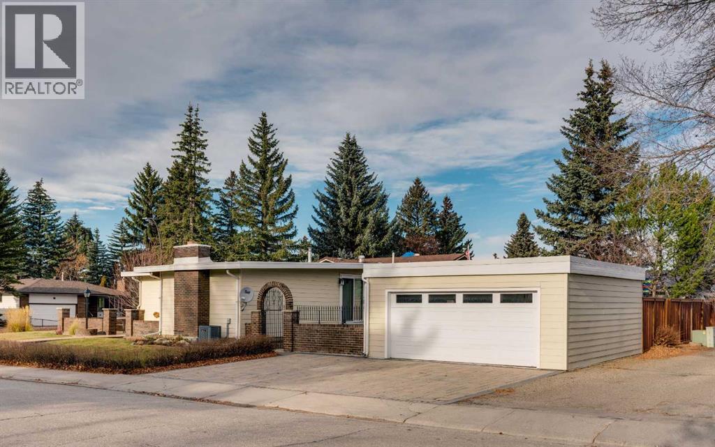 Single Family House Bungalow for Sale in  Dalcastle Hill NW Dalhousie Calgary 