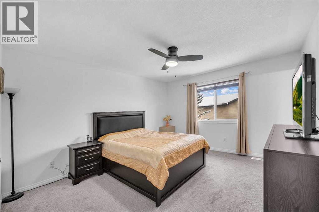 Single Family House for Sale in  Covemeadow Bay NE Coventry Hills Calgary 