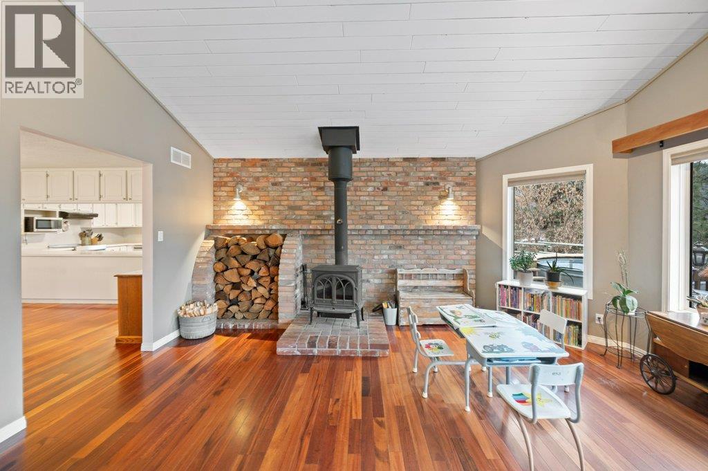 459 Johnson Crescent, Oliver