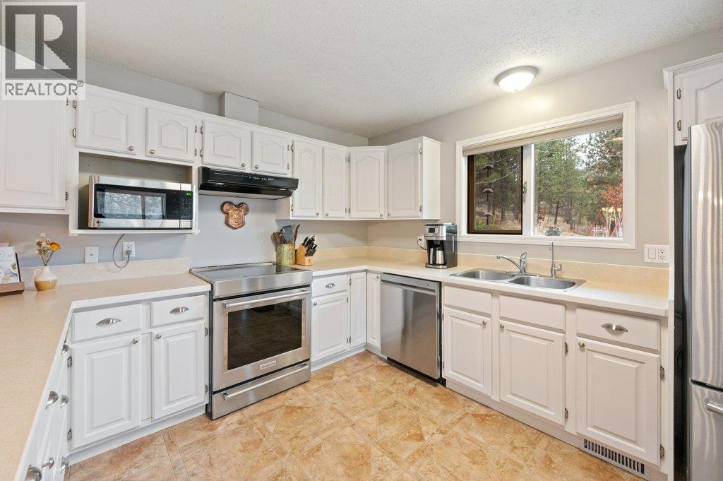 459 Johnson Crescent, Oliver