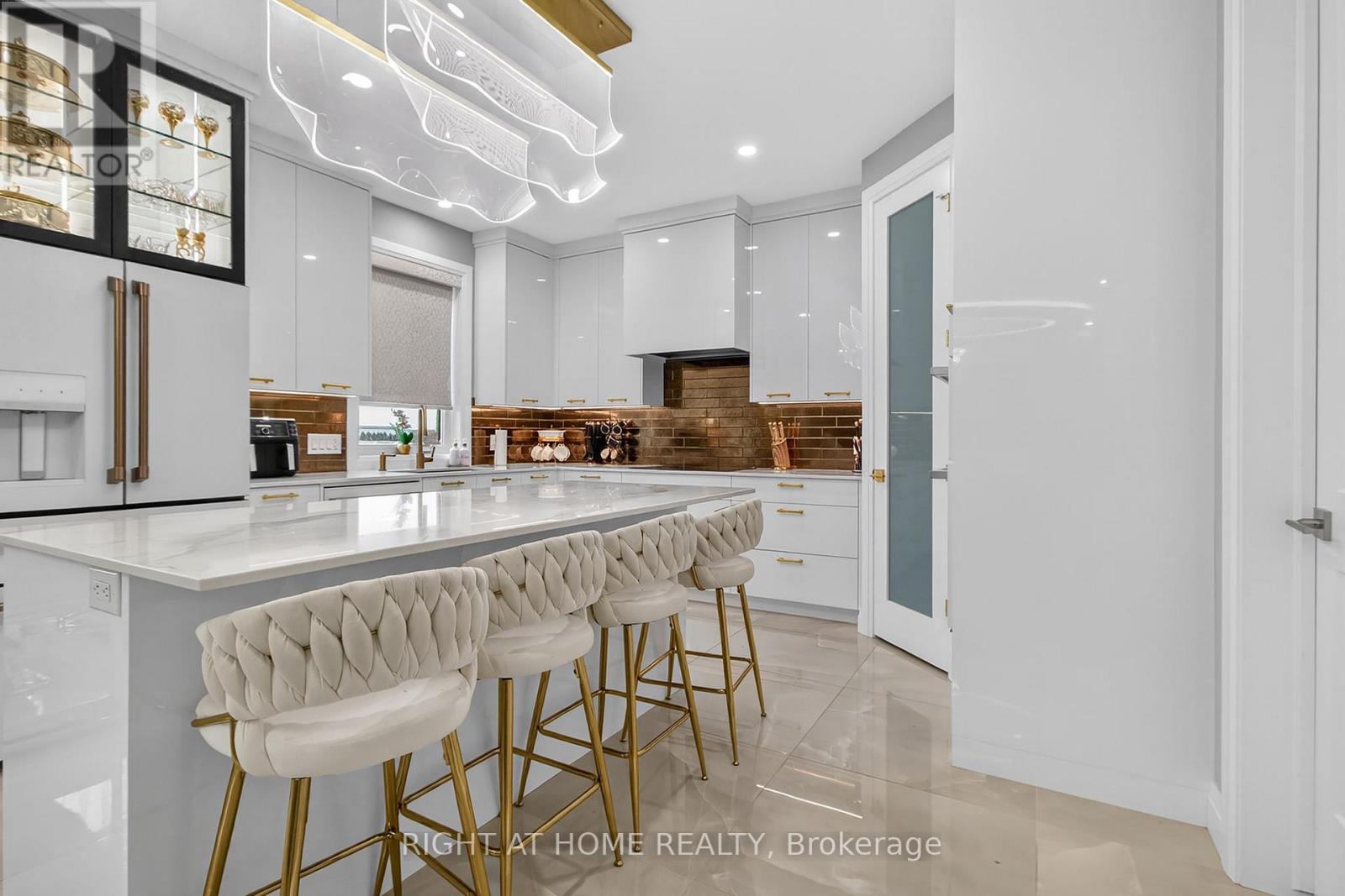 Single Family House for Sale in  MCLEOD STREET North Middlesex (Parkhill) 