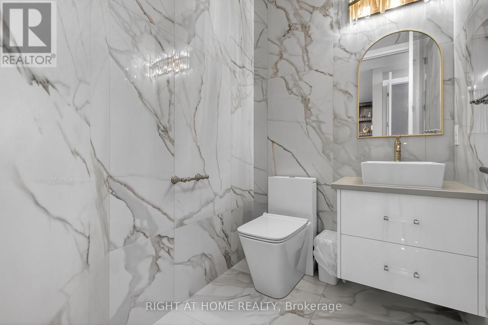 Single Family House for Sale in  MCLEOD STREET North Middlesex (Parkhill) 