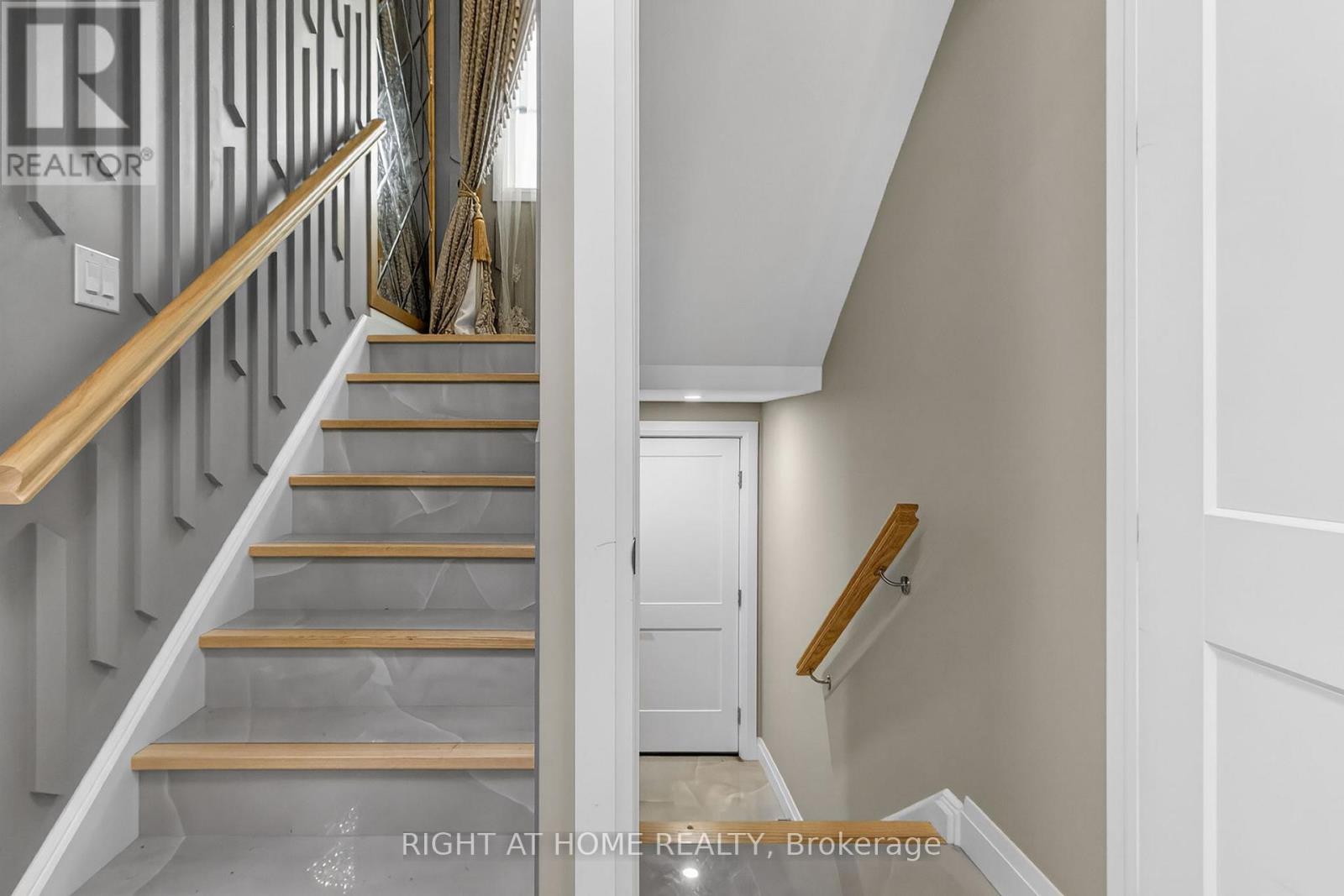 Single Family House for Sale in  MCLEOD STREET North Middlesex (Parkhill) 