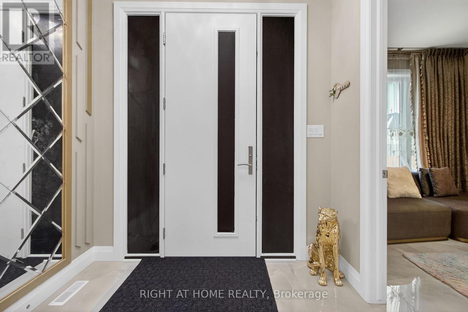 Single Family House for Sale in  MCLEOD STREET North Middlesex (Parkhill) 