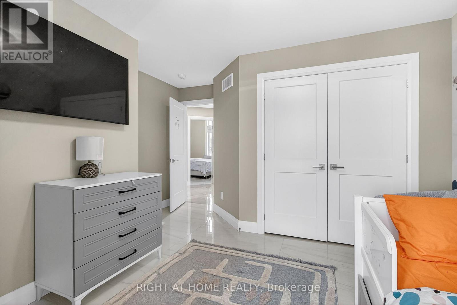 Single Family House for Sale in  MCLEOD STREET North Middlesex (Parkhill) 