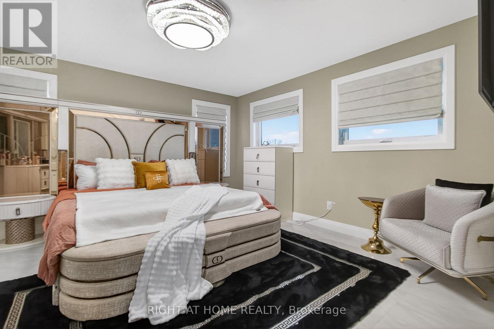 Single Family House for Sale in  MCLEOD STREET North Middlesex (Parkhill) 