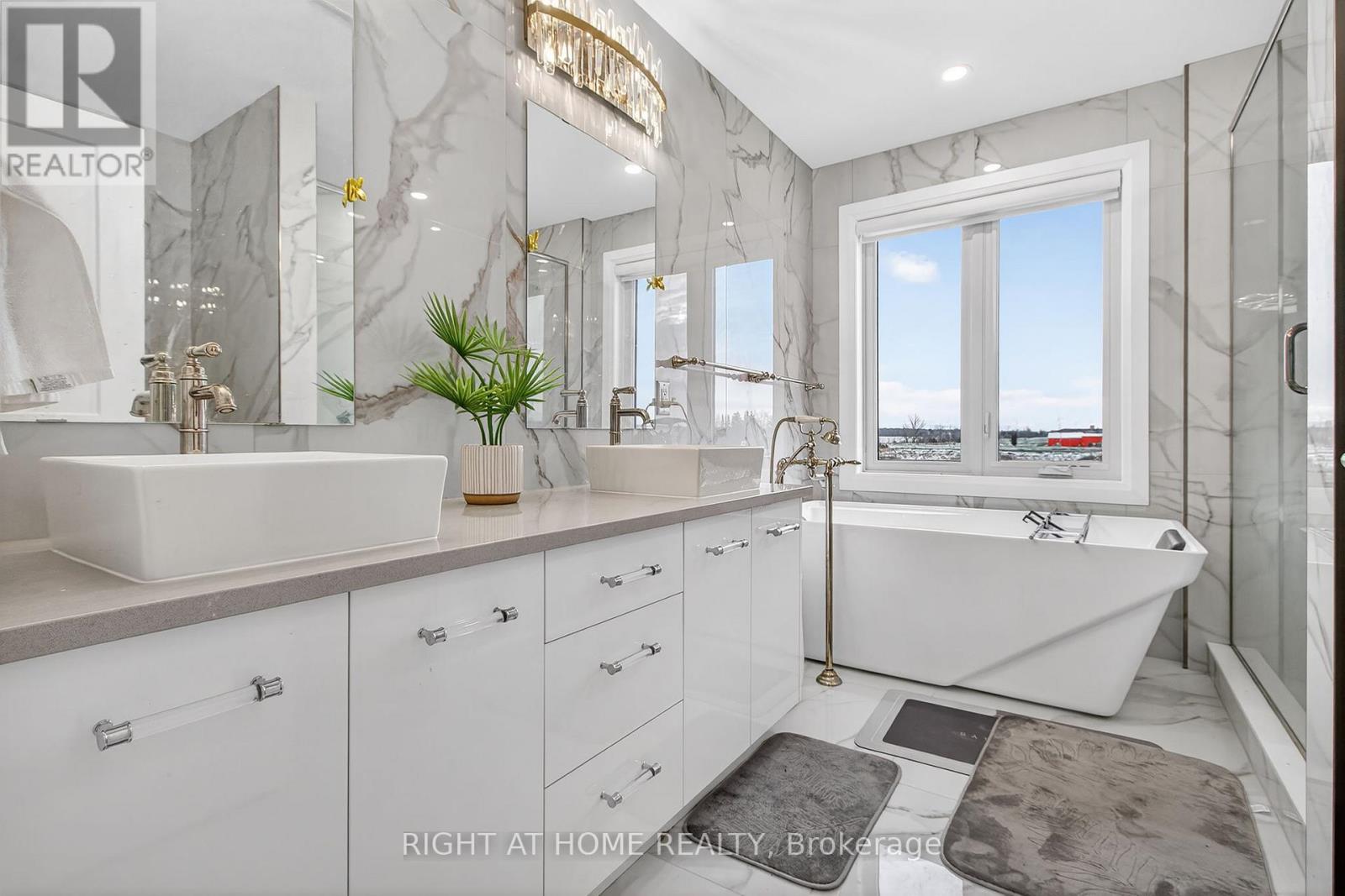 Single Family House for Sale in  MCLEOD STREET North Middlesex (Parkhill) 