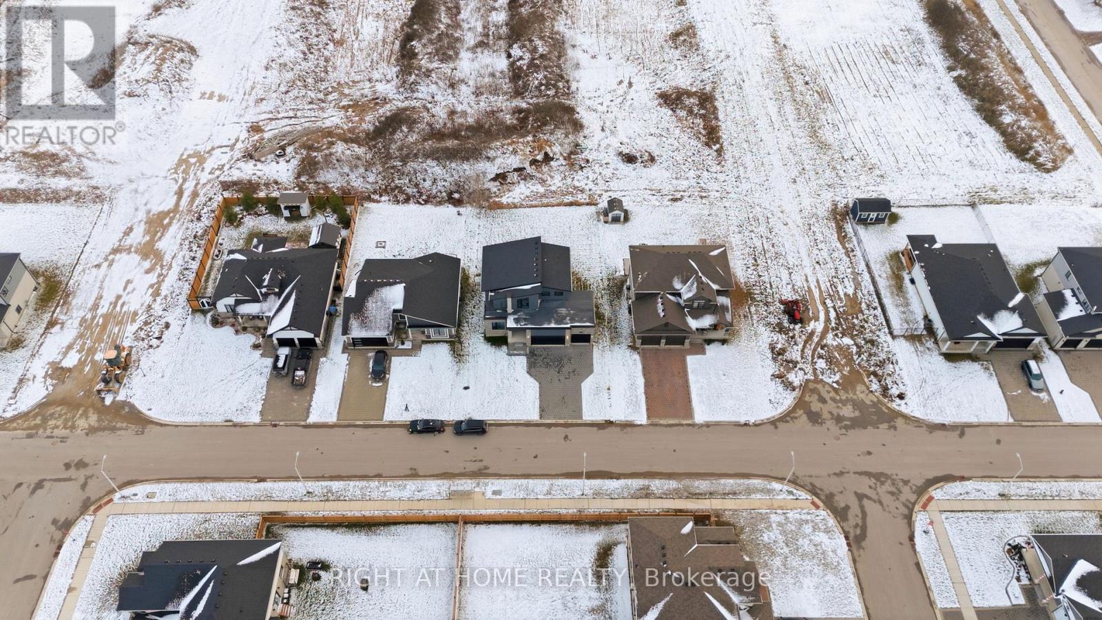 Single Family House for Sale in  MCLEOD STREET North Middlesex (Parkhill) 