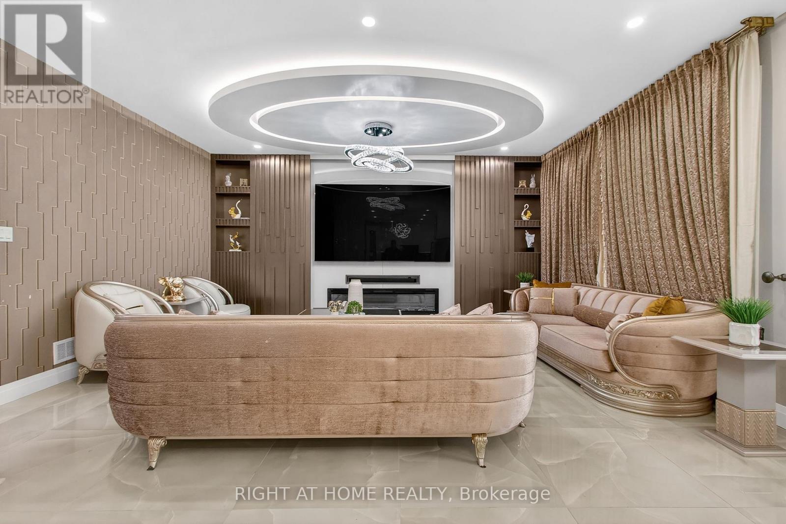 Single Family House for Sale in  MCLEOD STREET North Middlesex (Parkhill) 