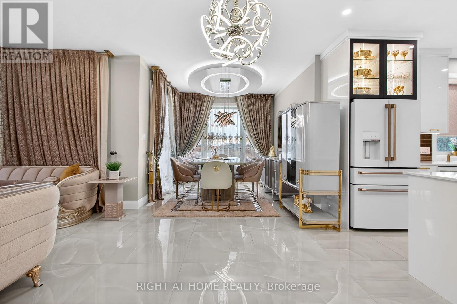 Single Family House for Sale in  MCLEOD STREET North Middlesex (Parkhill) 