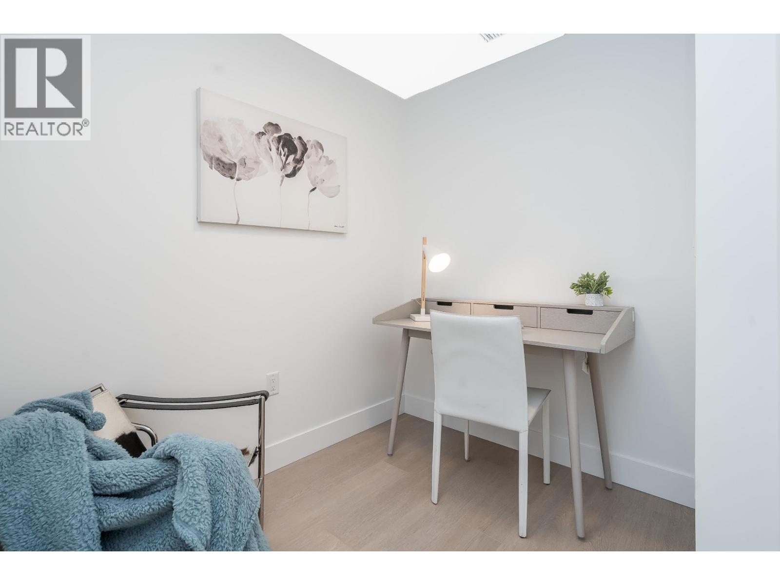 #102-320 RIDGE Street, Delta