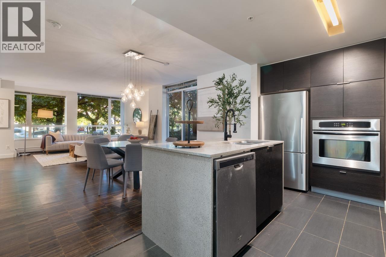 188 CHESTERFIELD AVENUE, North Vancouver