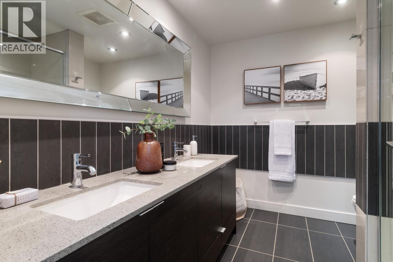 188 CHESTERFIELD AVENUE, North Vancouver