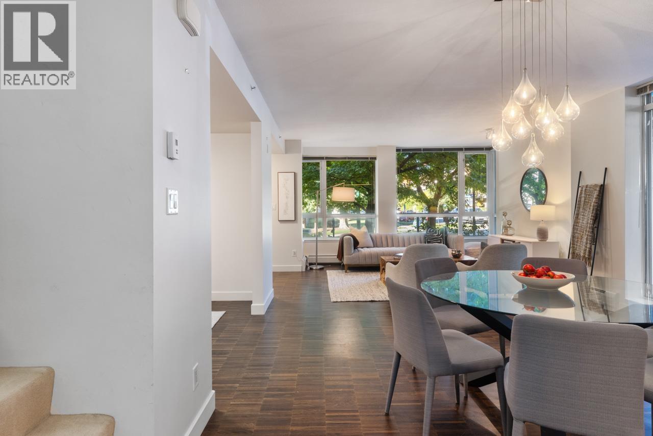 188 CHESTERFIELD AVENUE, North Vancouver