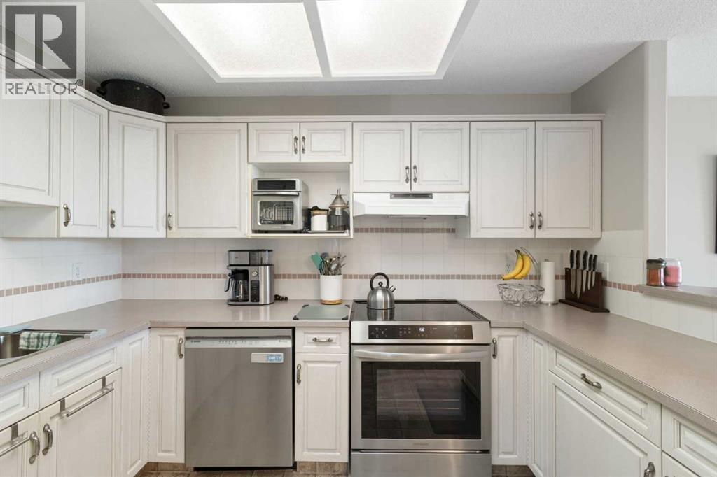 Single Family House for Sale in    Avenue SW Westgate Calgary 