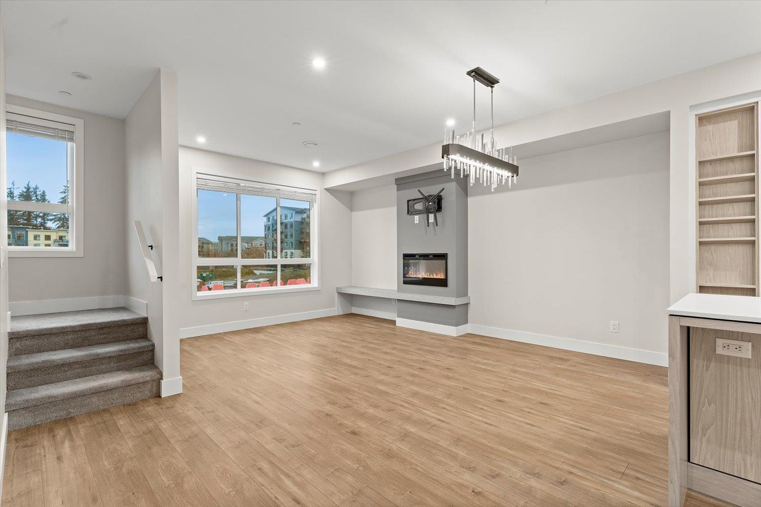 14 45500 CAMPUS DRIVE, Garrison Crossing, Chilliwack