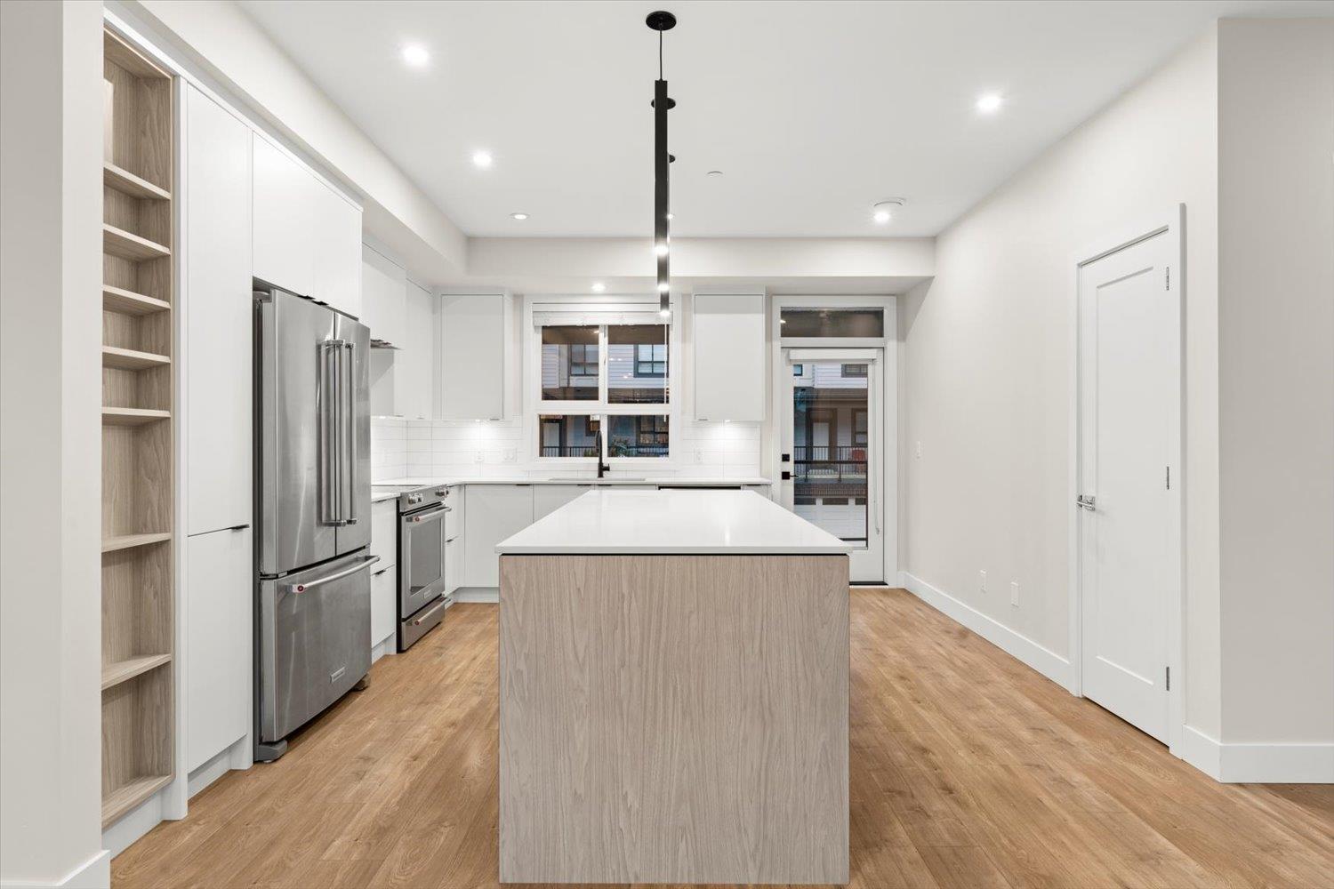 14 45500 CAMPUS DRIVE, Garrison Crossing, Chilliwack