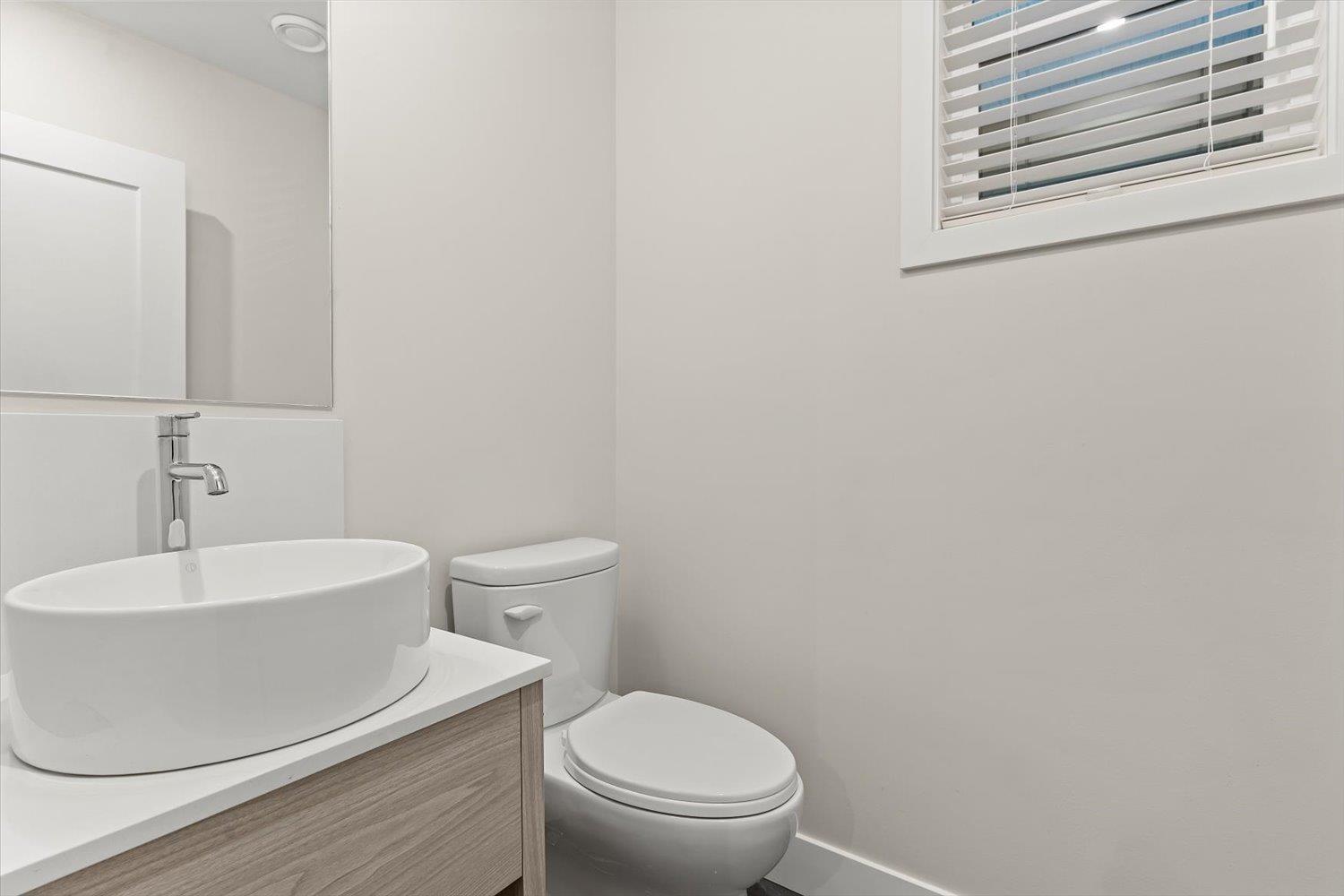 14 45500 CAMPUS DRIVE, Garrison Crossing, Chilliwack