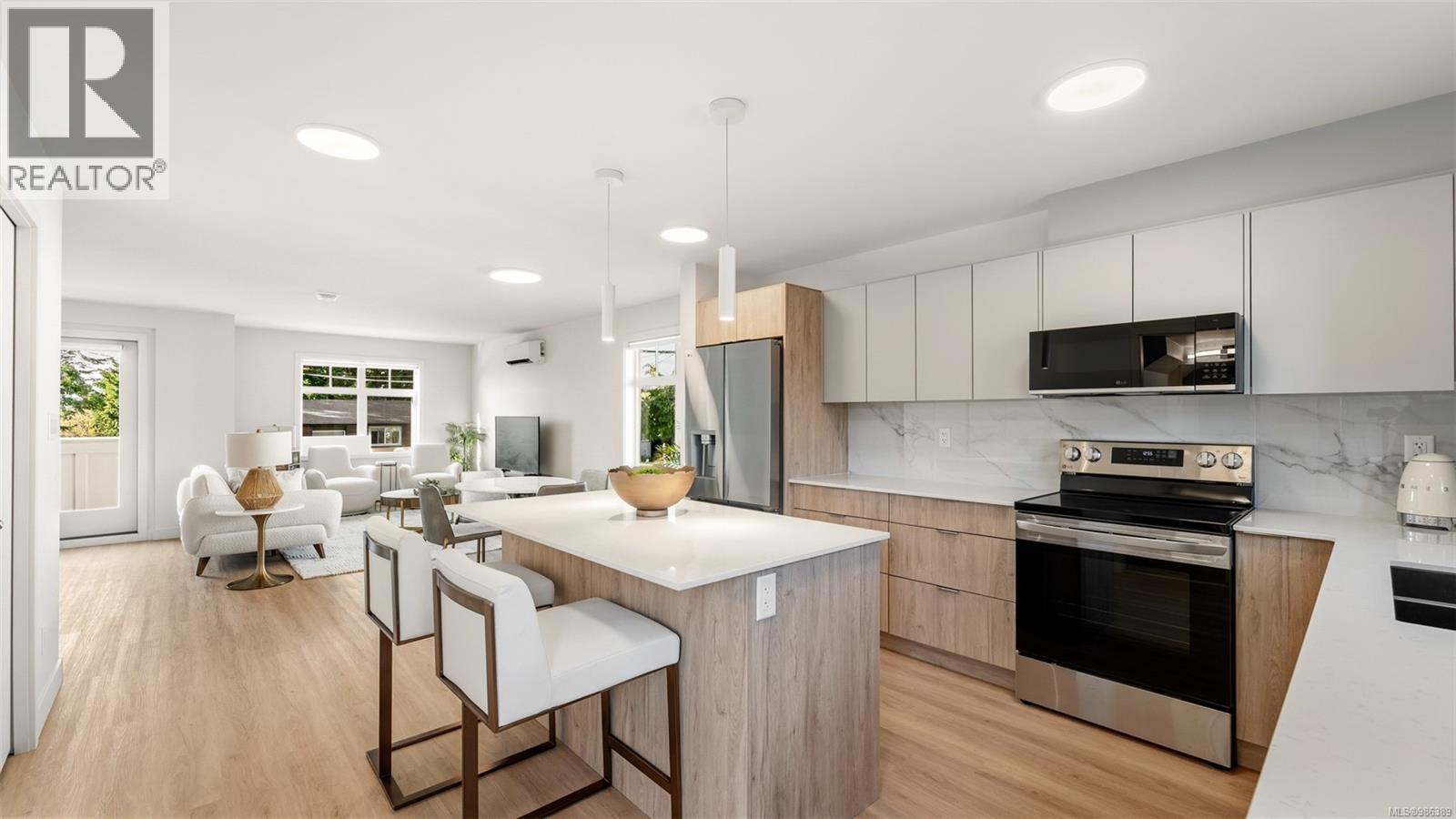 4-203 4201 Tyndall Avenue, Saanich