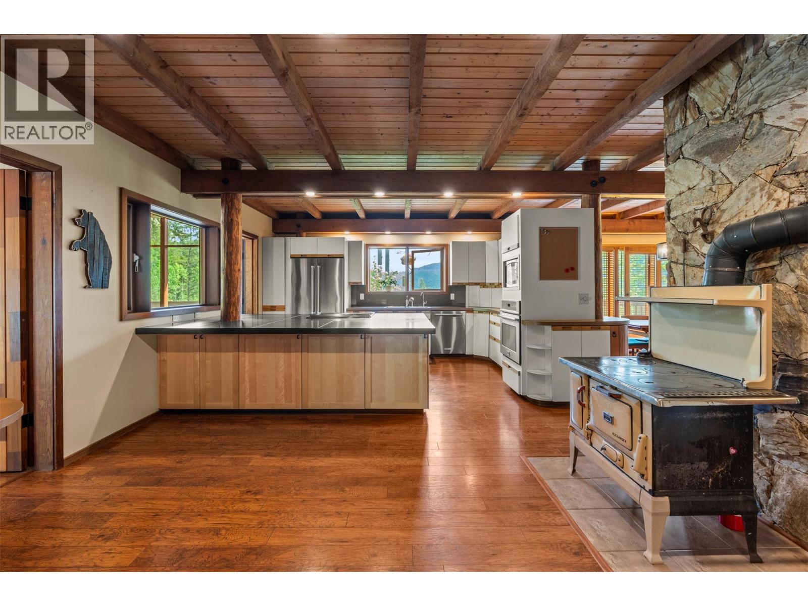  1099 Enderby Mabel Lake Road, Enderby