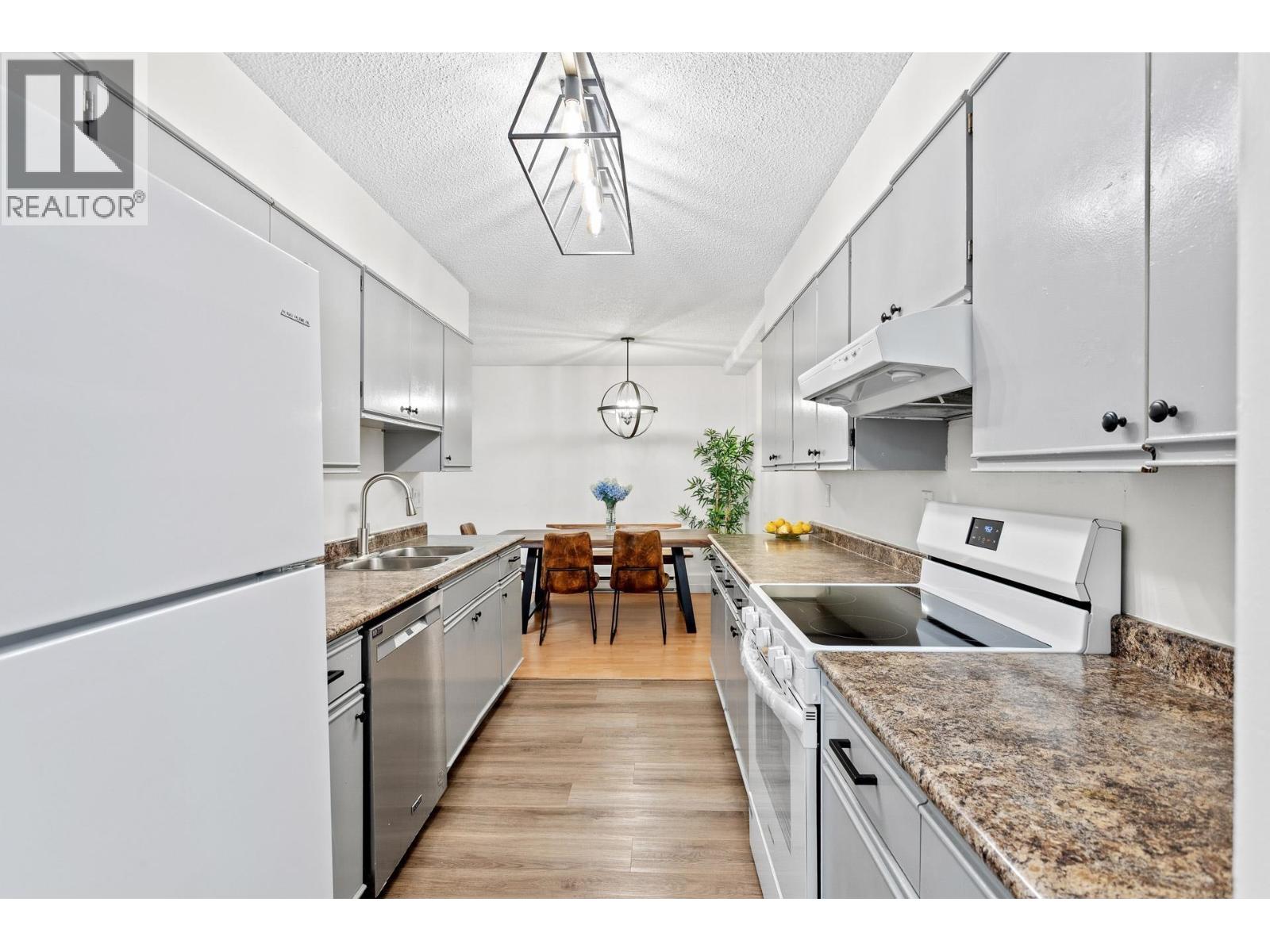 28 9521 CARDSTON COURT, Burnaby