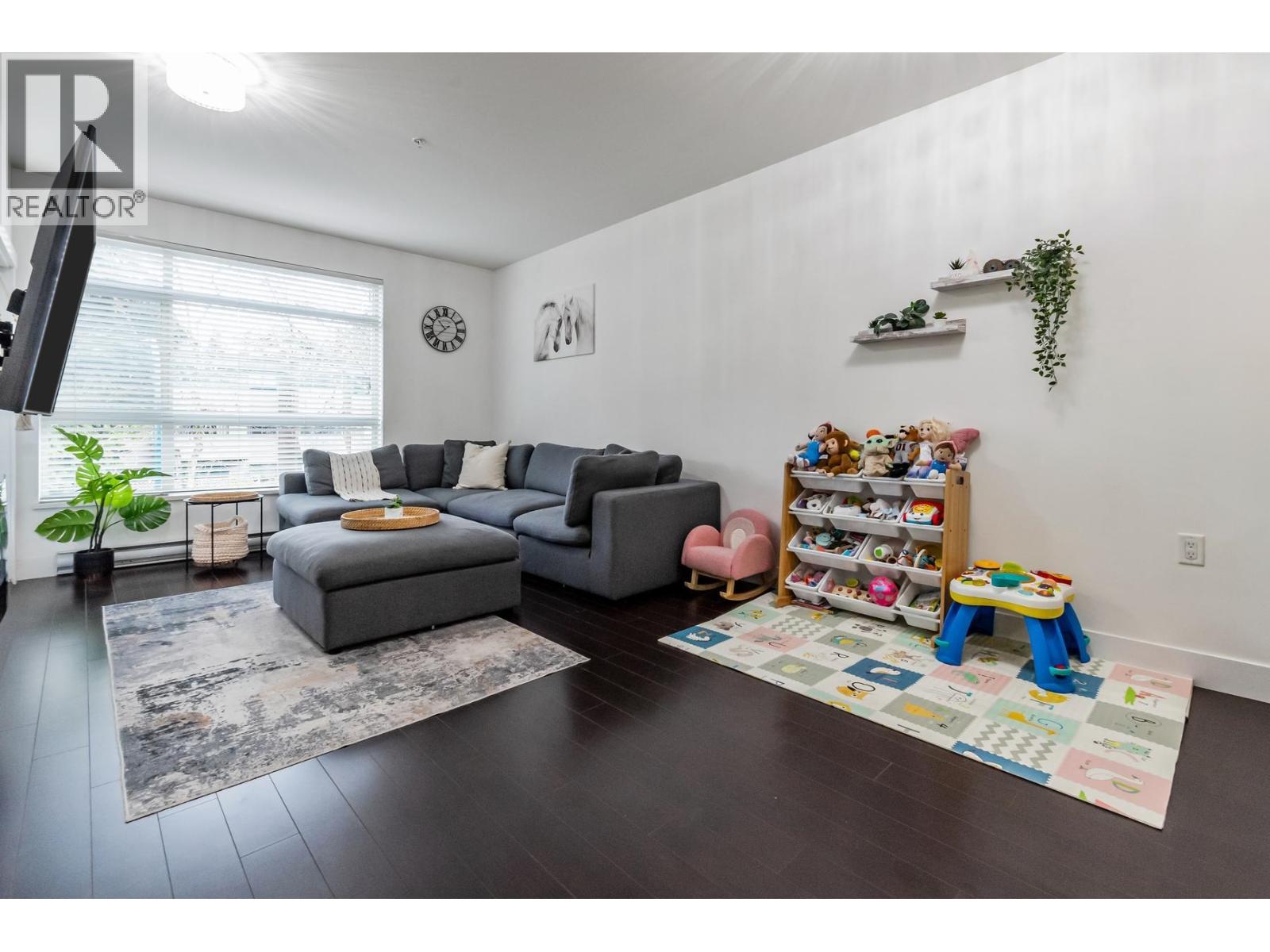 205 2436 KELLY AVENUE, Port Coquitlam