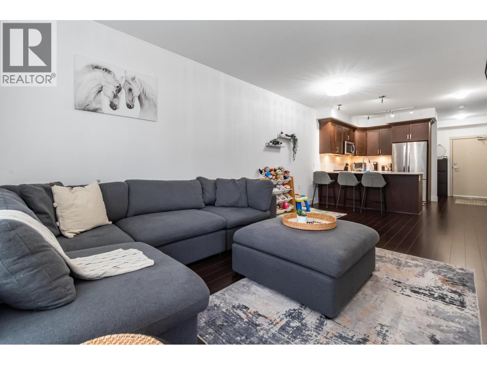 205 2436 KELLY AVENUE, Port Coquitlam