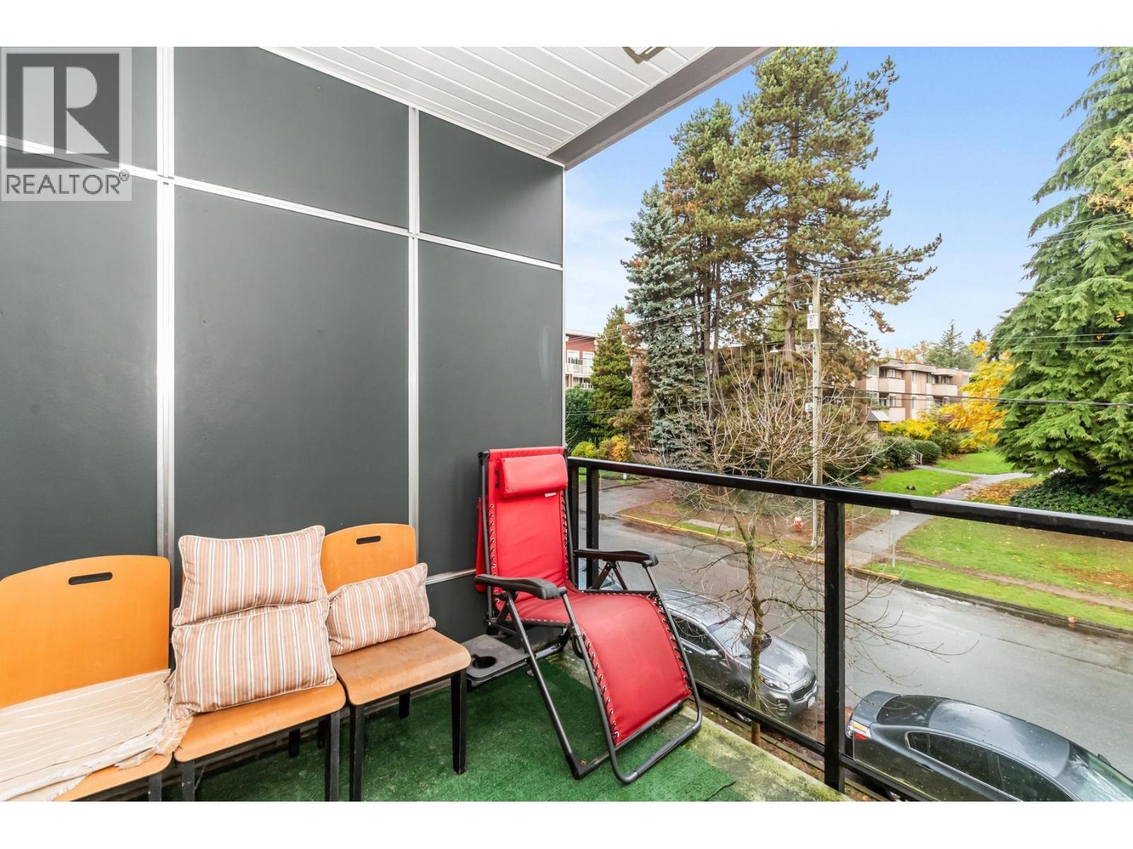 205 2436 KELLY AVENUE, Port Coquitlam